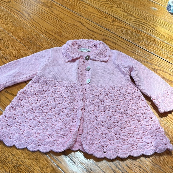 2H KNITS pink long style cardigan.  Pretty flower shaped buttons.  No size tag. - Picture 2 of 14